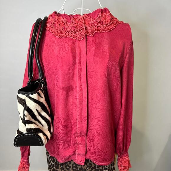 Gorgeous vintage silk lace ruffle button up blouse - Picture 3 of 8